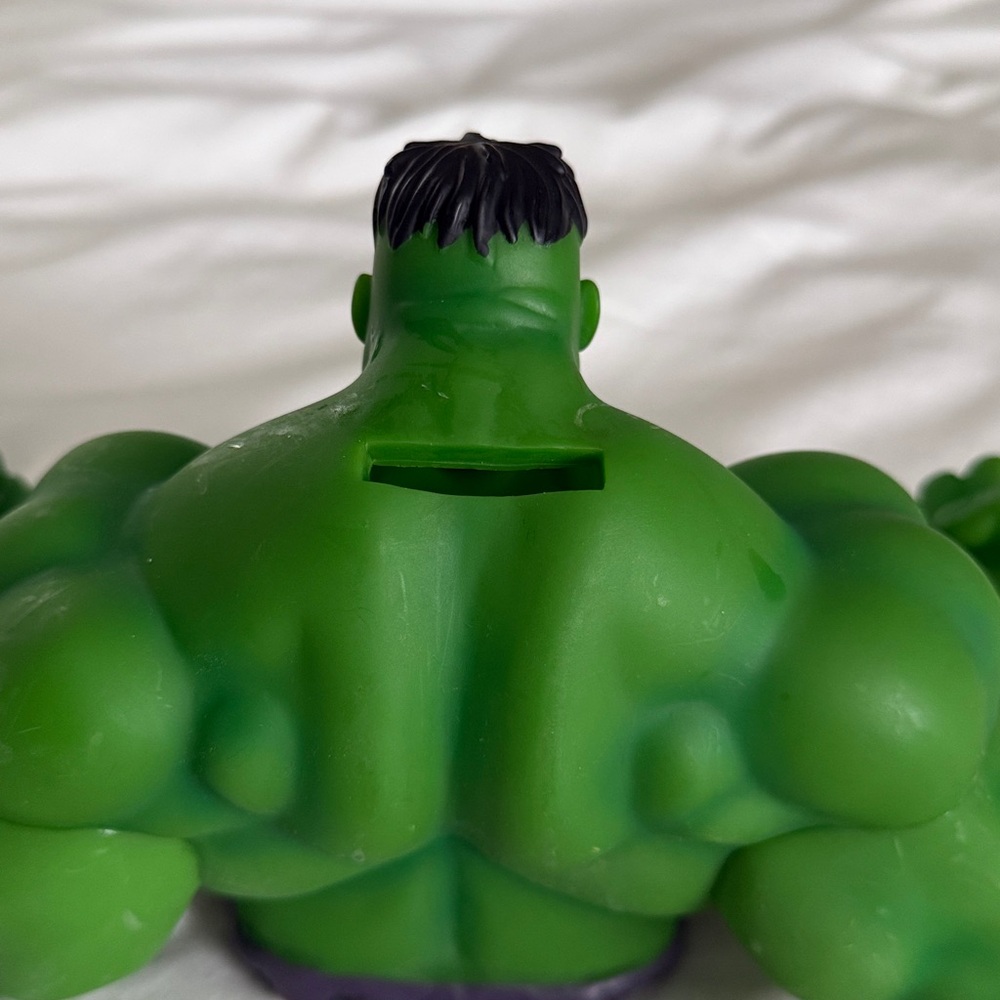 Marvel Hulk Bust Bank - Green Action Figure - Picture 3 of 5
